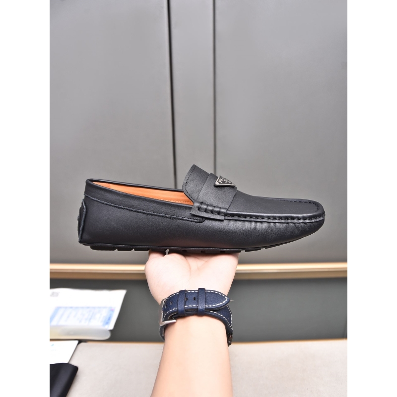 Pra*a leather shoes